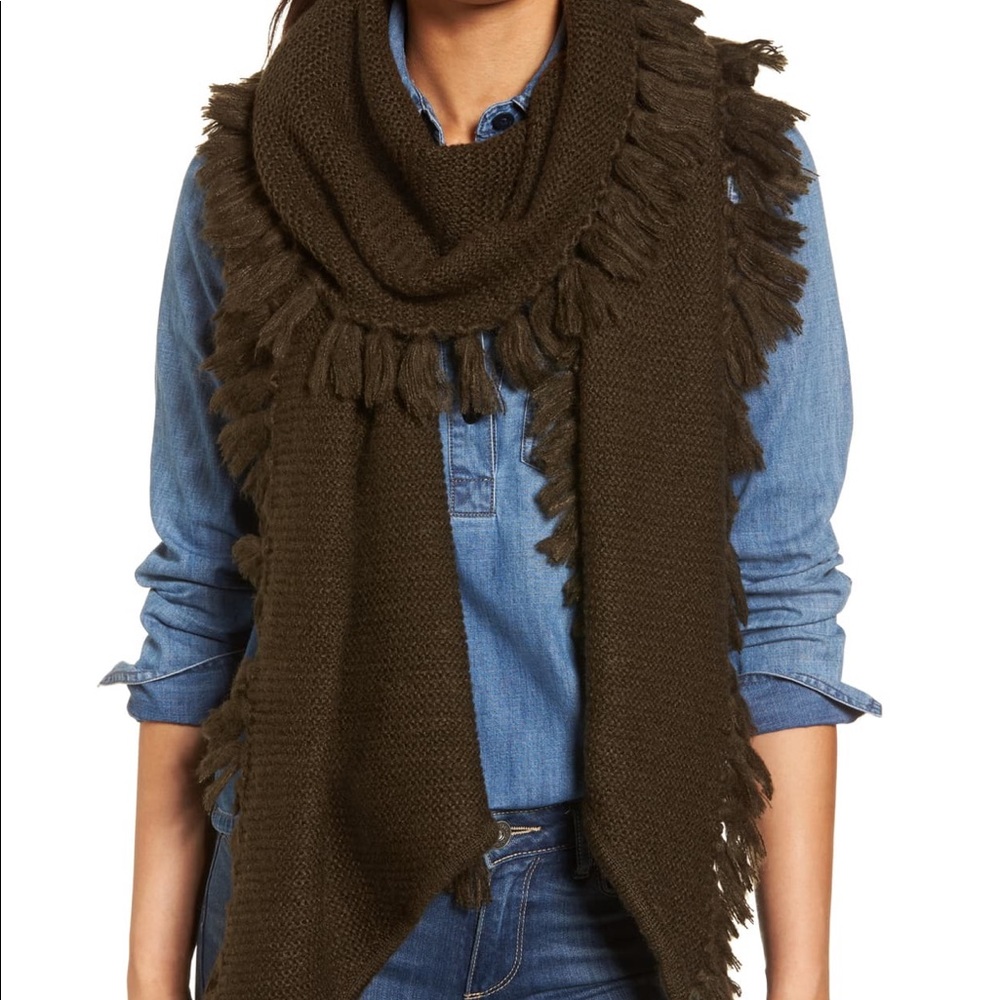 NWT Rebecca Minikoff asymmetrical fringed muffler